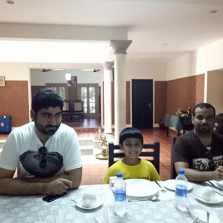Malakkarethu House Daire Aranmula Dış mekan fotoğraf